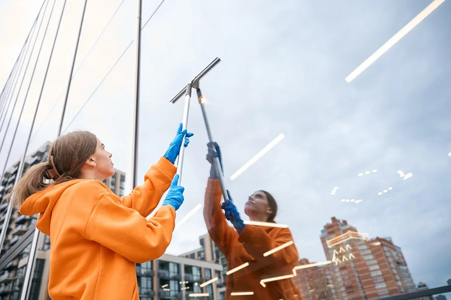 building glass cleaning